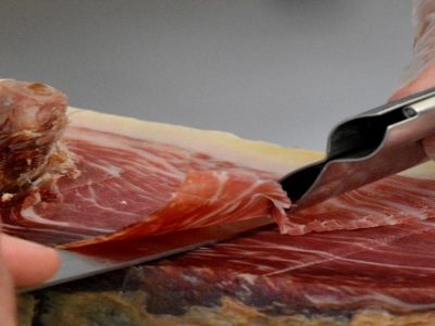 jamón cinco jotas crece en China